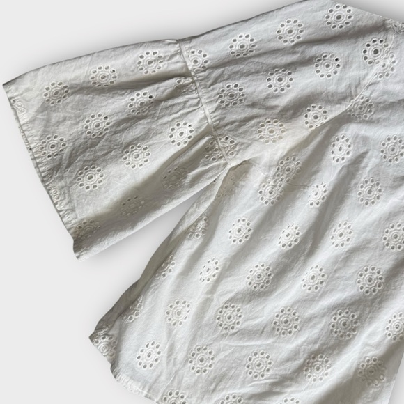 URBAN Romantics White Eyelet Blouse Medium M Bell Sleeve 100% Cotton Boho Top - Picture 4 of 7